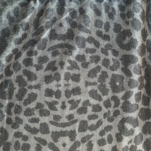 SpiritHoods Black Panther Velvet Hooded Onesie - Picture 4 of 5